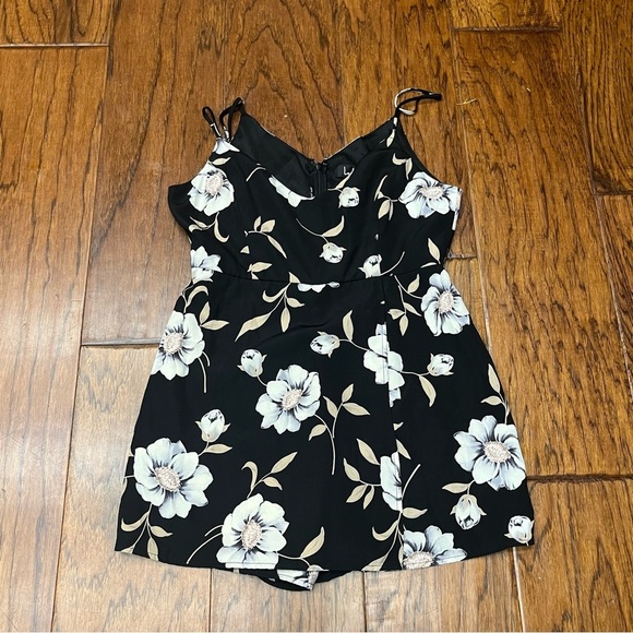Lulus Pants - Lulu's Black and Cream Floral Romper